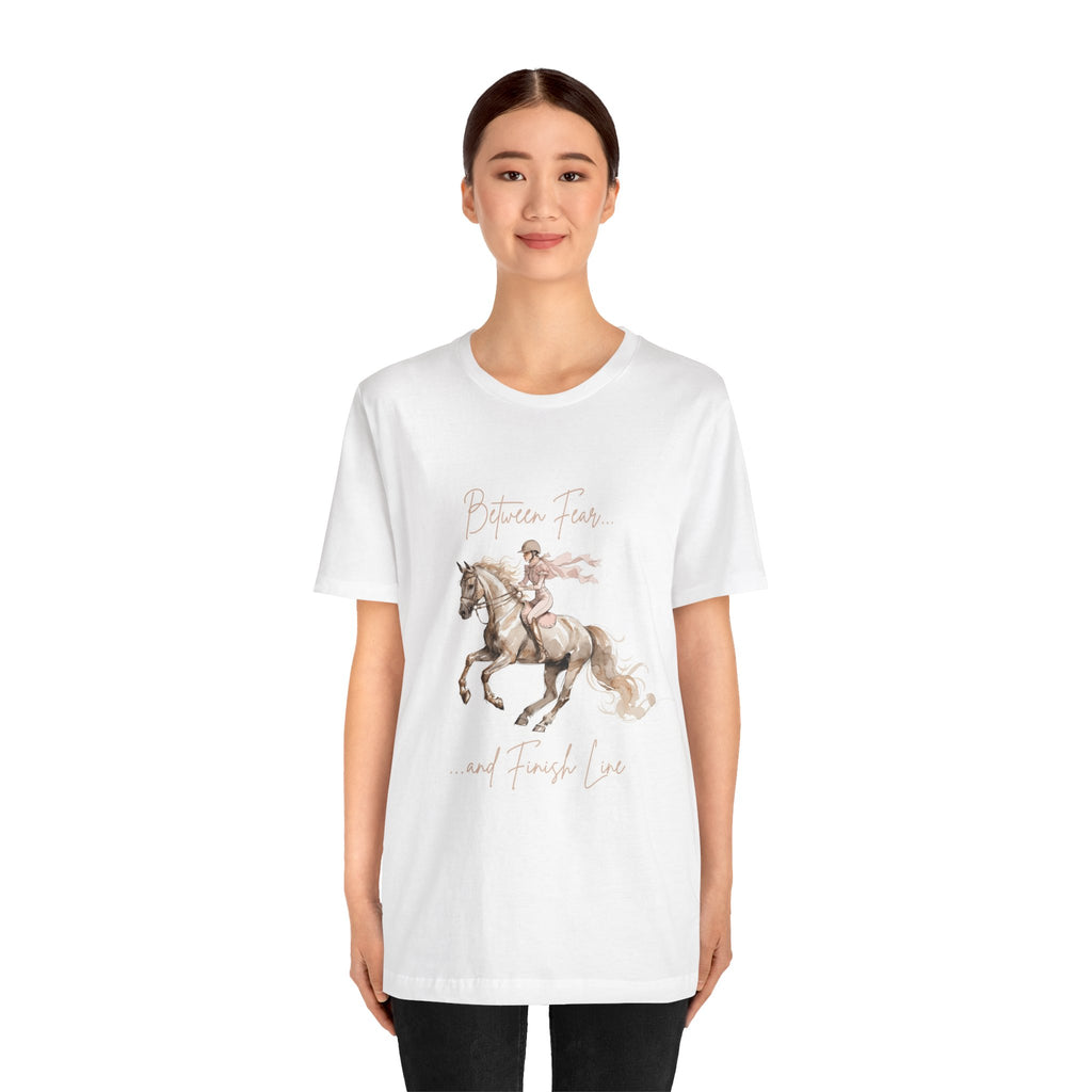 Tricou motivational cu cai 'Between Fear and Finish Line'