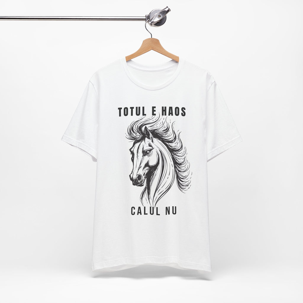 Tricou Edgy cu Cai 'Totul e Haos, Calul Nu'