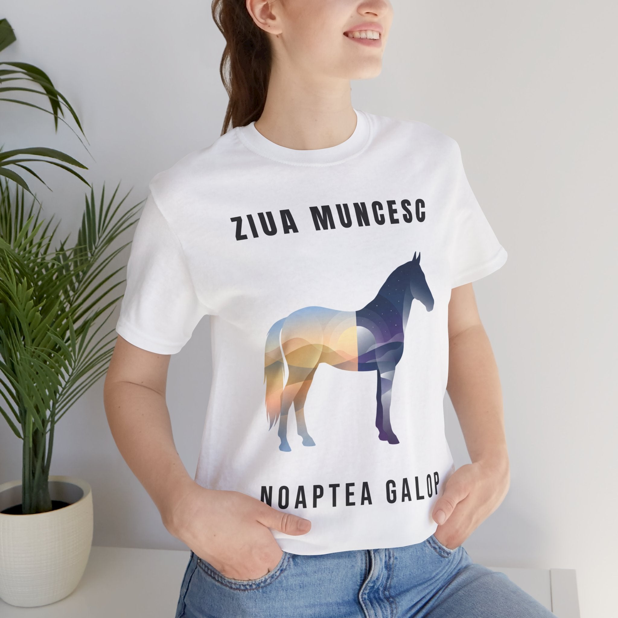 Tricou Edgy cu Cai 'Ziua Muncesc Noaptea Galop'