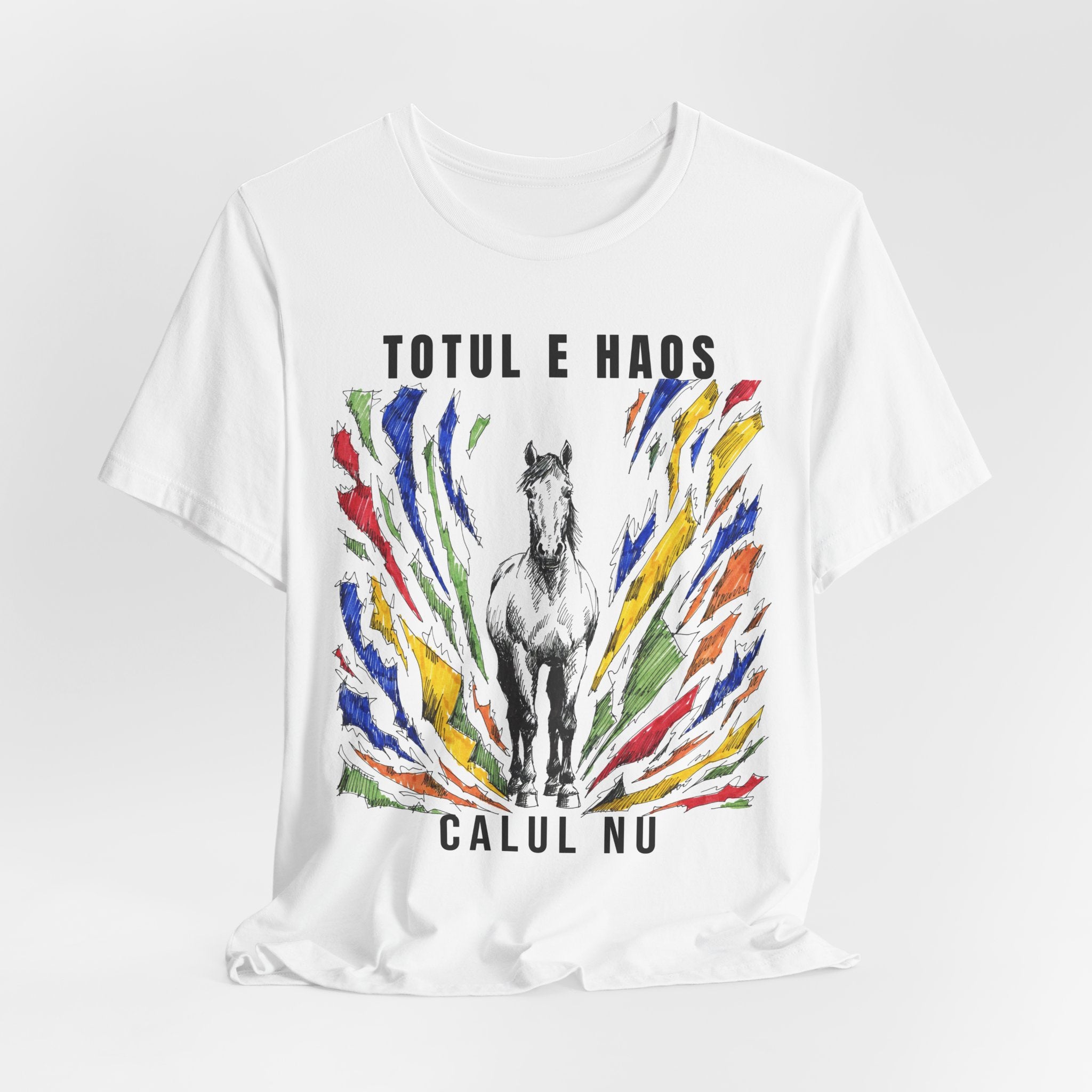 Tricou Edgy cu Cai 'Totul e haos, calul nu'
